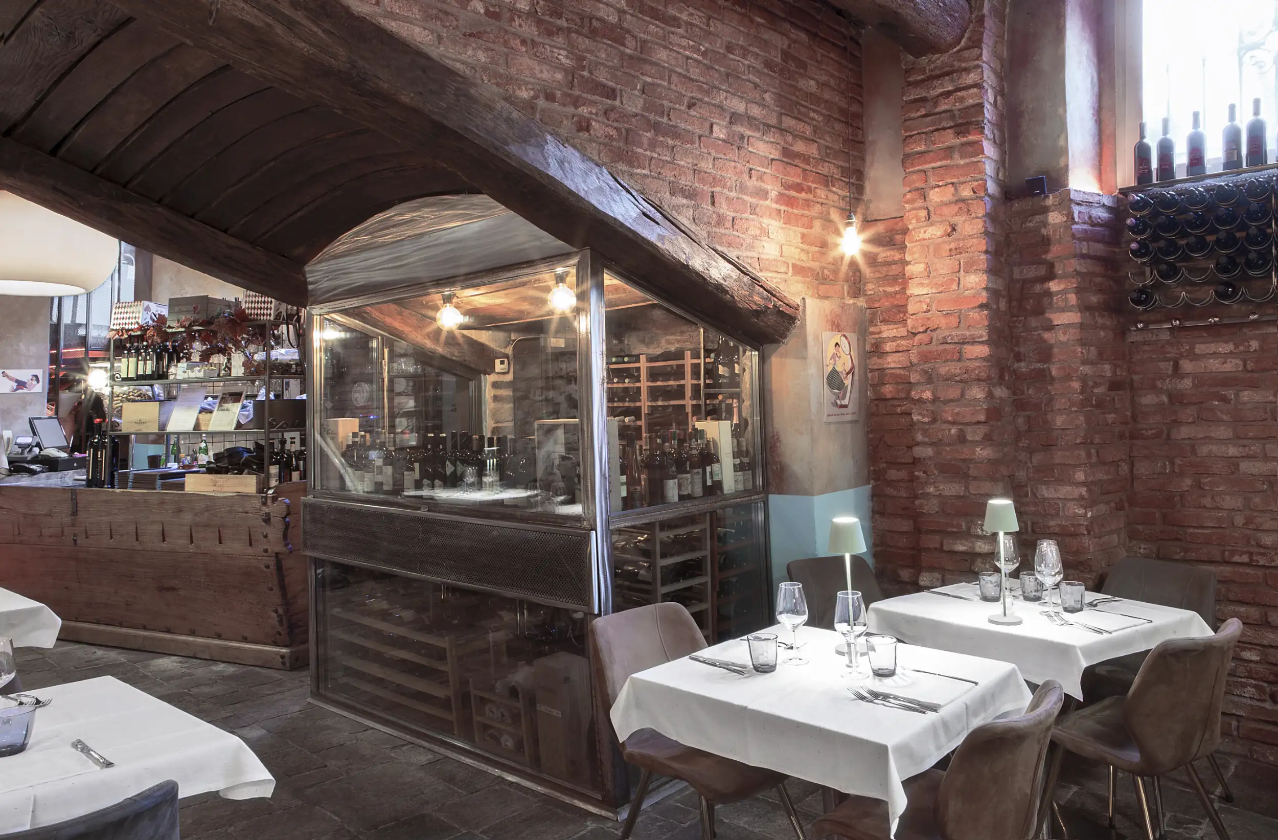 Interni Taverna Guyot